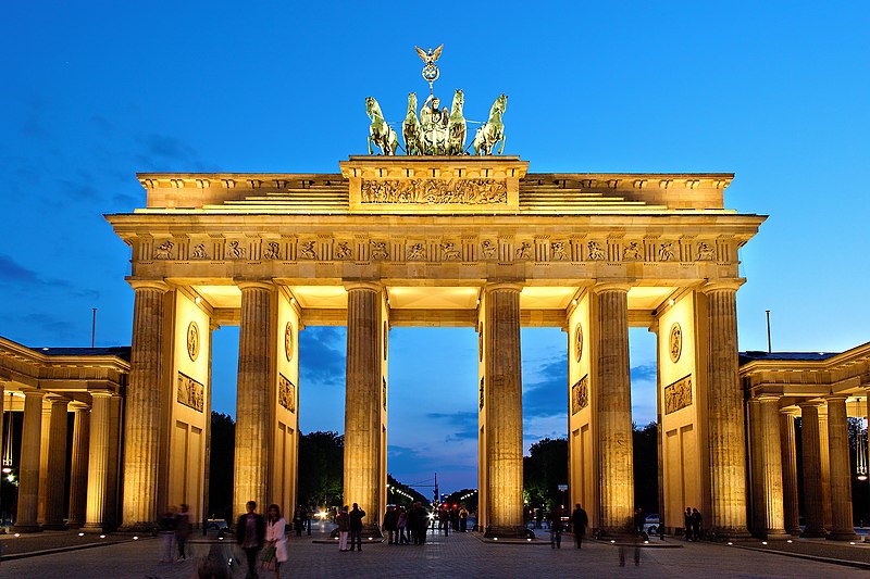 Brandenburger_gate-min