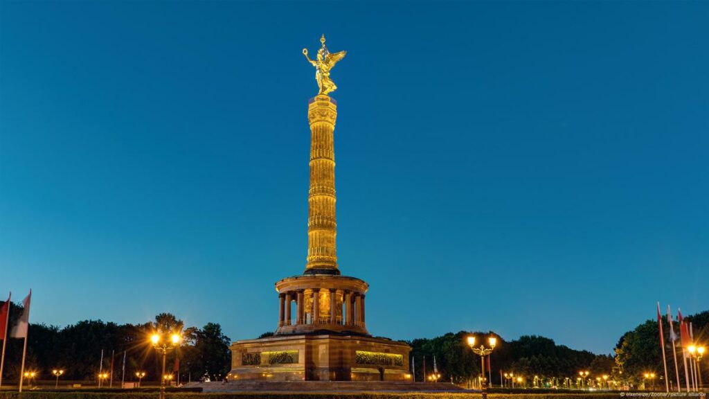 victory column-min